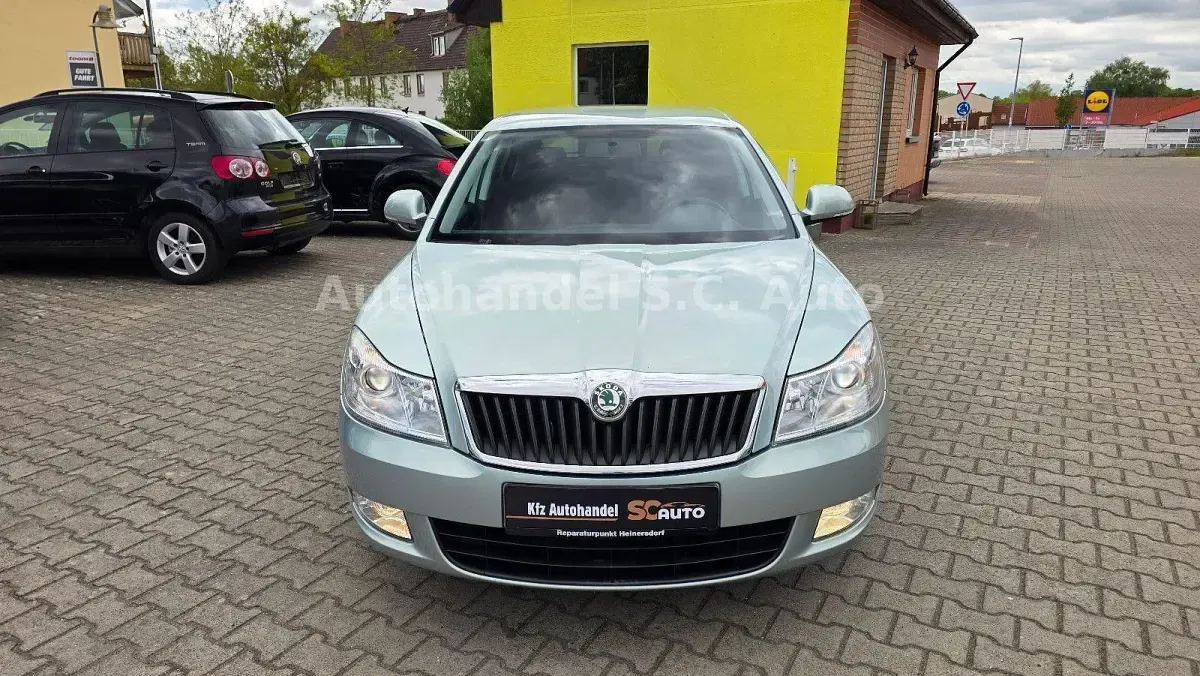 Gebraucht Skoda Octavia 102 PS (75 kW) 2010 Grün Limousine