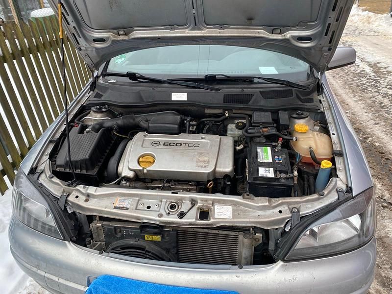 Gebraucht Opel Astra Selection 101 PS (74 kW) 2002 Silber Limousine