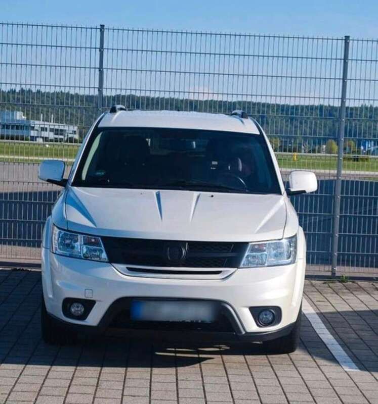 Gebraucht 2012 Fiat Freemont Lounge SUV | 7.900 € (Etwas zu teuer) - Bild 1/4
