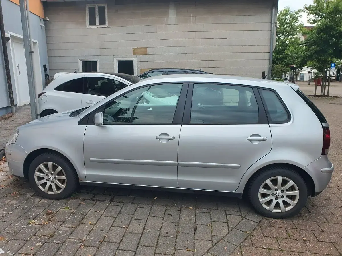 Gebraucht VW Polo 75 PS (55 kW) 2005 Silber Kleinwagen