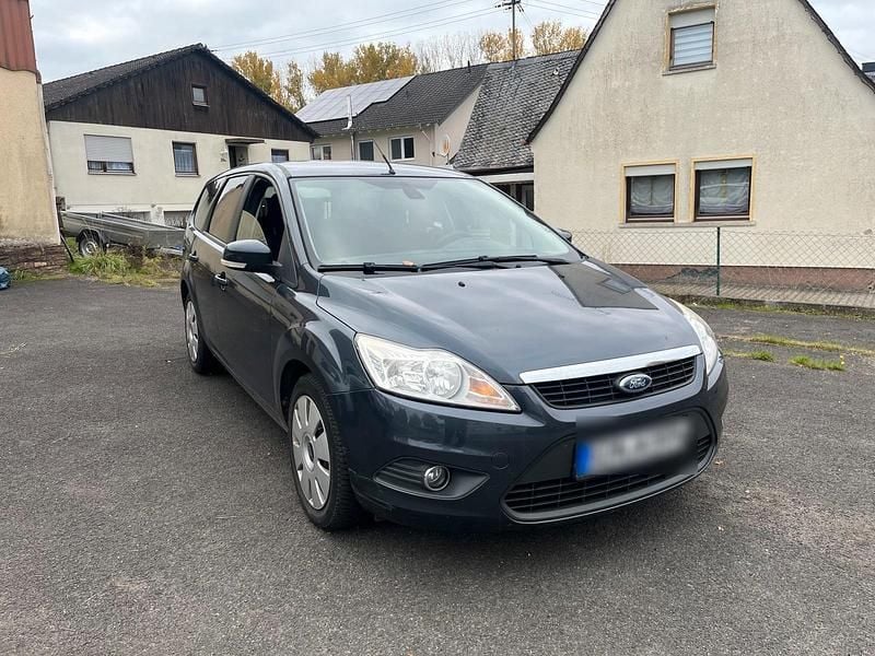 Grau Gebraucht 2009 Ford Focus Kombi | 400 € (Superpreis) - Bild 1/3