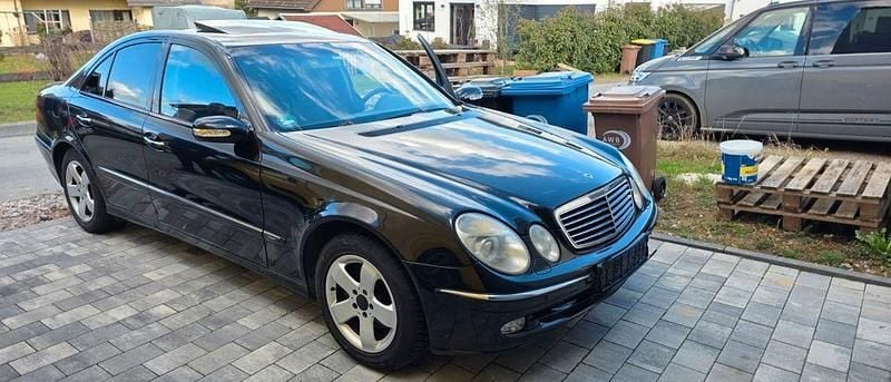 Gebraucht Mercedes E320 Avantgarde 204 PS (150 kW) 2004 Schwarz Limousine