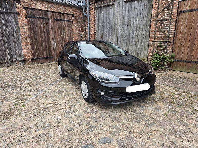 Schwarz Gebraucht 2015 Renault Mégane Authentique Limousine | 8.300 € (Fairer Preis) - Bild 1/4