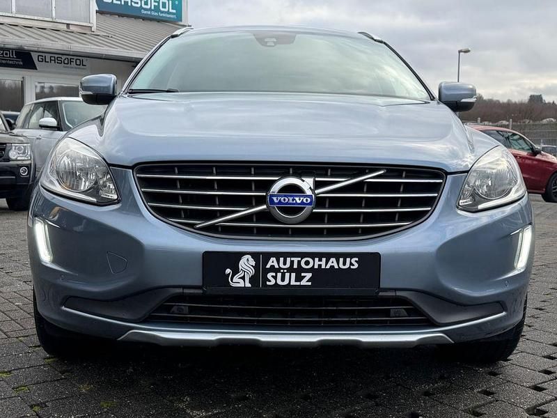 Gebraucht Volvo XC60 Summum 306 PS (225 kW) 2016 Mussel blue / metallic (metallic) SUV
