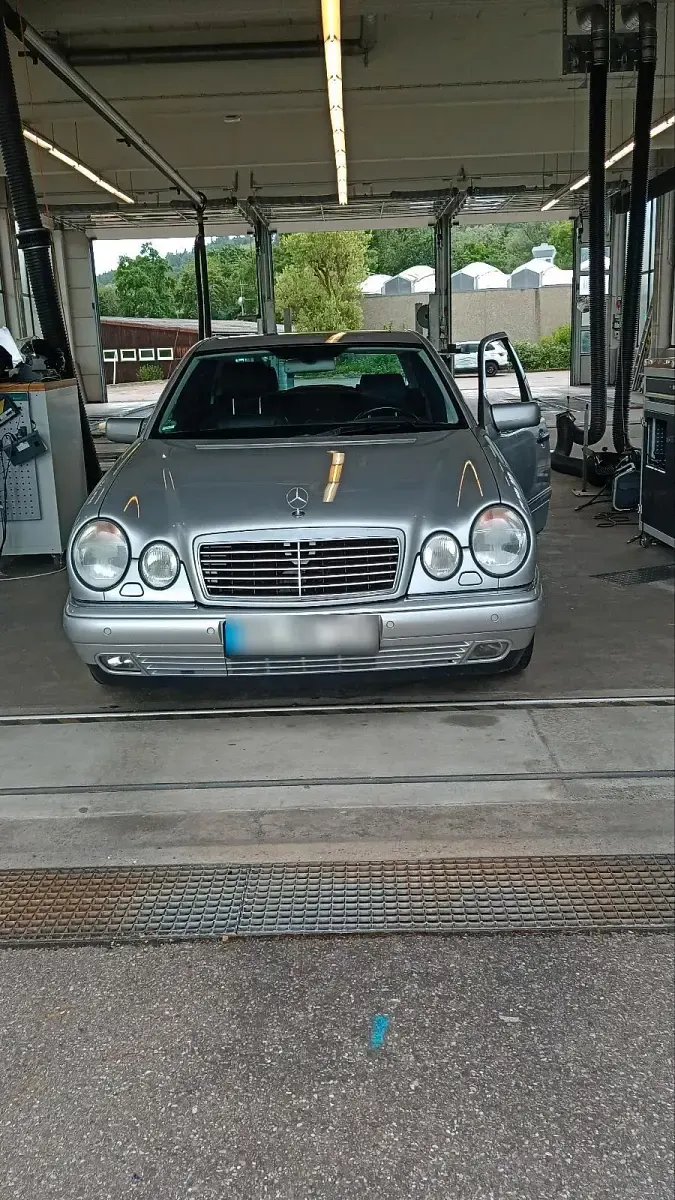 Gebraucht Mercedes E240 Avantgarde 170 PS (125 kW) 1998 Limousine