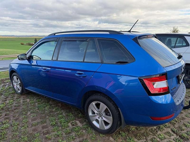 Gebraucht Skoda Fabia 95 PS (69 kW) 2020 Blau Kombi