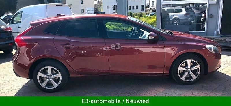 Gebraucht Volvo V40 120 PS (88 kW) 2014 Rot Kombi
