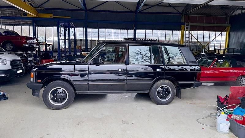 Schwarz Gebraucht 1994 Land Rover Range Rover Classic Vogue SUV | 29.490 € - Bild 1/4
