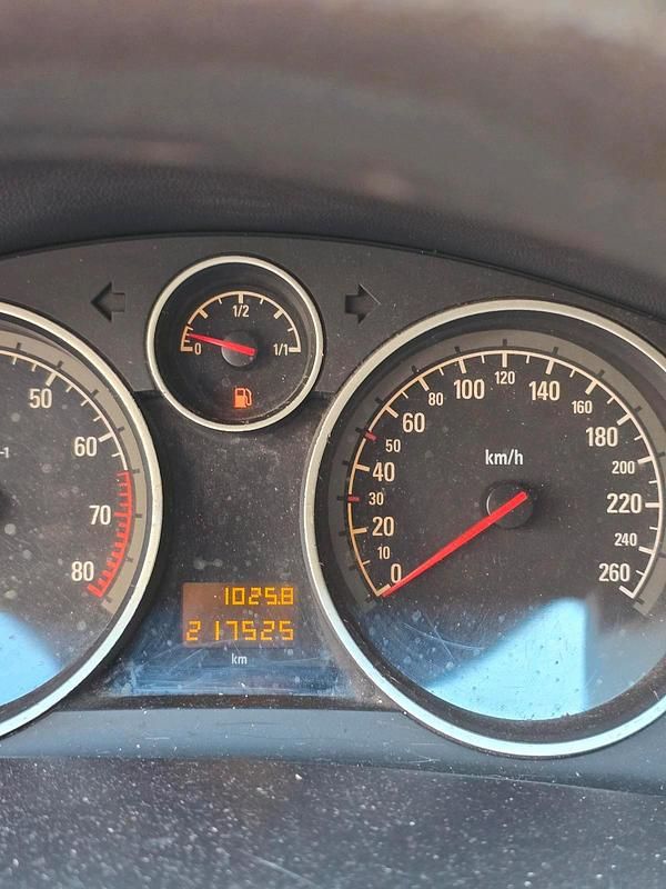 Gebraucht Opel Astra 90 PS (66 kW) 2006 Silber Kombi