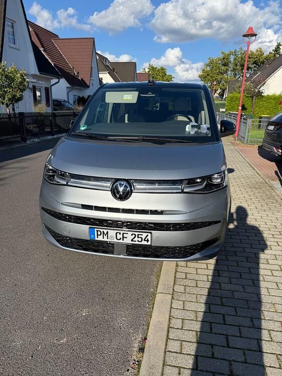 Silber Gebraucht 2024 VW T7 Van | 58.900 € (Teuer) - Bild 1/4
