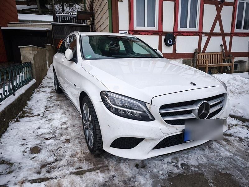 Weiß Gebraucht 2021 Mercedes C300e Kombi | 22.999 € (Superpreis) - Bild 1/4