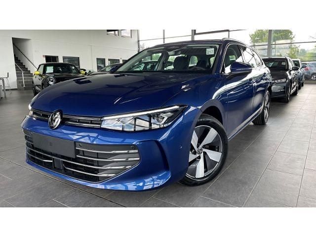 Gebraucht VW Passat IQ Drive 150 PS (110 kW) 2025 Blau Kombi