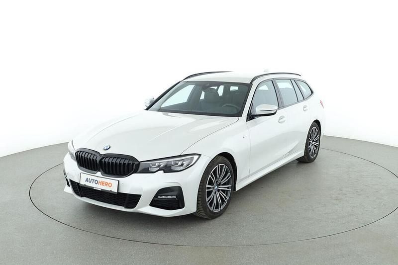 Weiß Gebraucht 2020 BMW 320 M Sport Kombi | 27.880 € (Guter Preis) - Bild 1/3