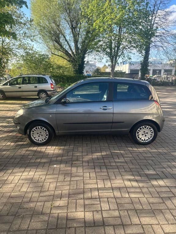 Gebraucht Lancia Ypsilon 95 PS (69 kW) 2006 Grau Kleinwagen