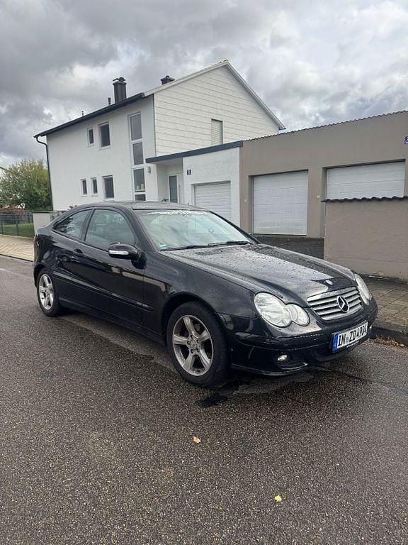 Schwarz Gebraucht 2007 Mercedes C200 Coupé | 1.500 € (Guter Preis) - Bild 1/4