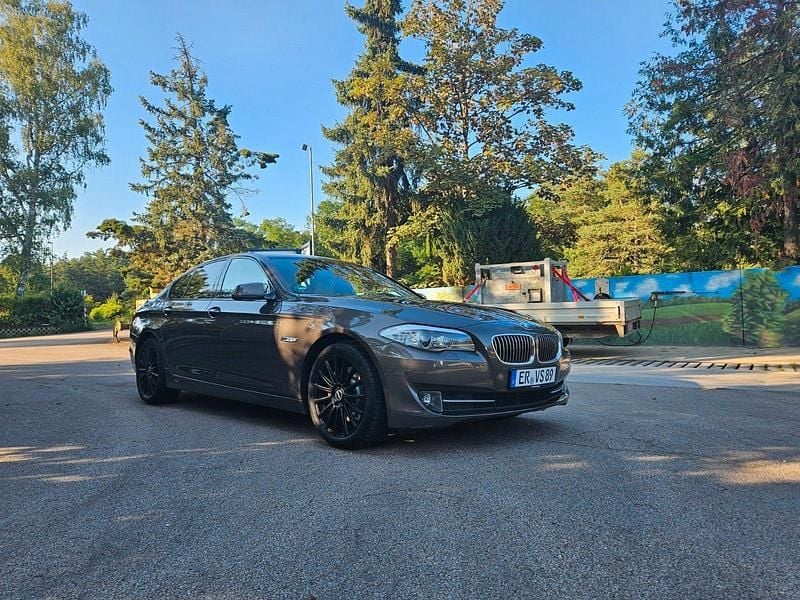 Braun Gebraucht 2012 BMW 530 Gran Turismo Limousine | 14.000 € (Fairer Preis) - Bild 1/4