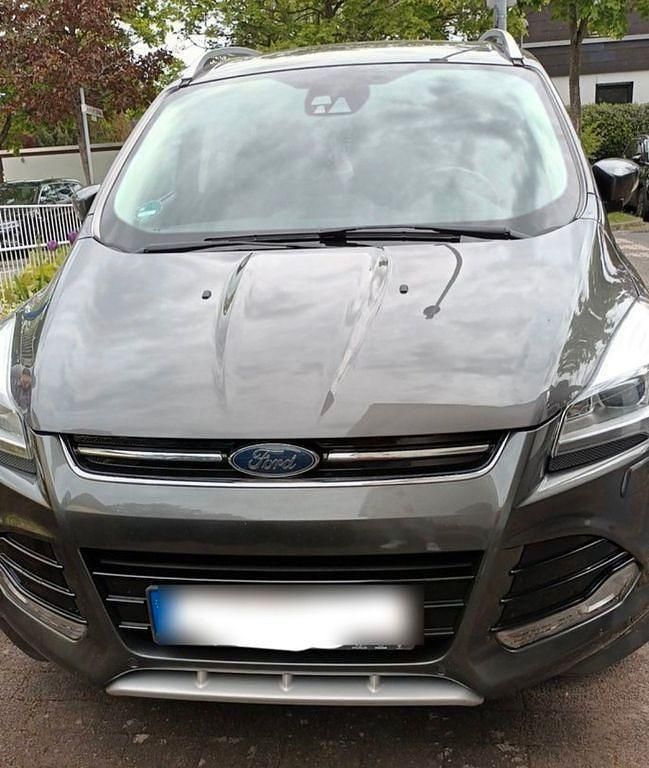 Gebraucht Ford Kuga Titanium 150 PS (110 kW) 2016 Schwarz SUV