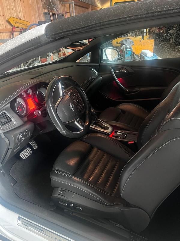 Gebraucht Opel Cascada 170 PS (125 kW) 2015 Weiß Cabrio