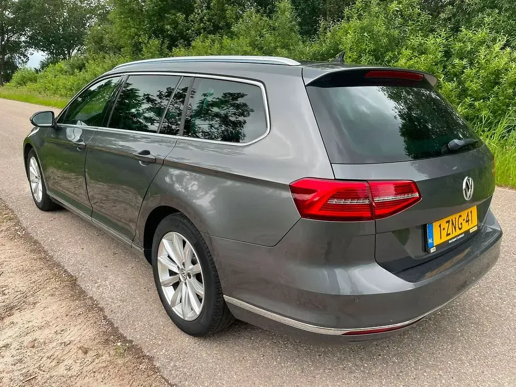 Gebraucht VW Passat Highline 120 PS (88 kW) 2015 Grau Kombi