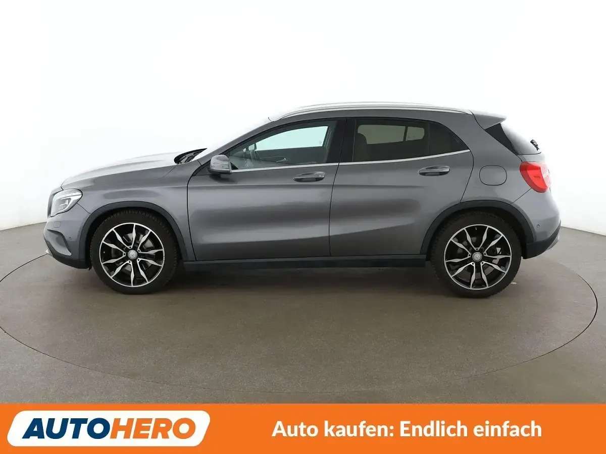 Gebraucht Mercedes GLA250 Urban 211 PS (155 kW) 2016 Grau SUV