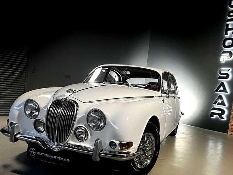 Weiss Gebraucht 1966 Jaguar MK II Limousine | 19.900 € - Bild 1/4