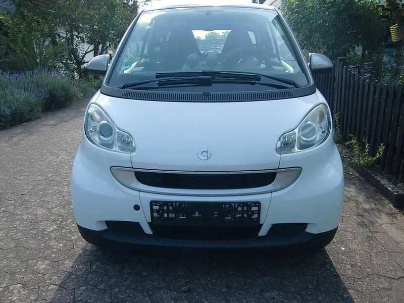 Weiß Gebraucht 2007 Smart ForTwo Coupé Passion Coupé | 3.800 € (Teuer) - Bild 1/4