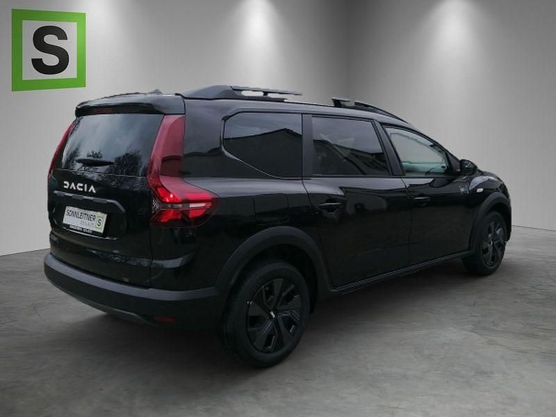 Neu Dacia Jogger Expression 110 PS (80 kW) 2025 Schwarz Van / Kleinbus