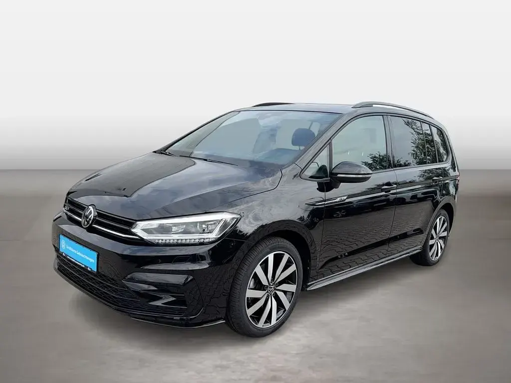 Gebraucht VW Touran Highline 150 PS (110 kW) 2025 Grenadillschwarz metallic Van / Kleinbus