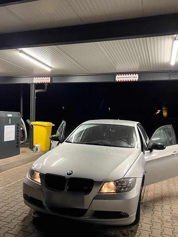 Gebraucht BMW 320 150 PS (110 kW) 2006 Grau Limousine