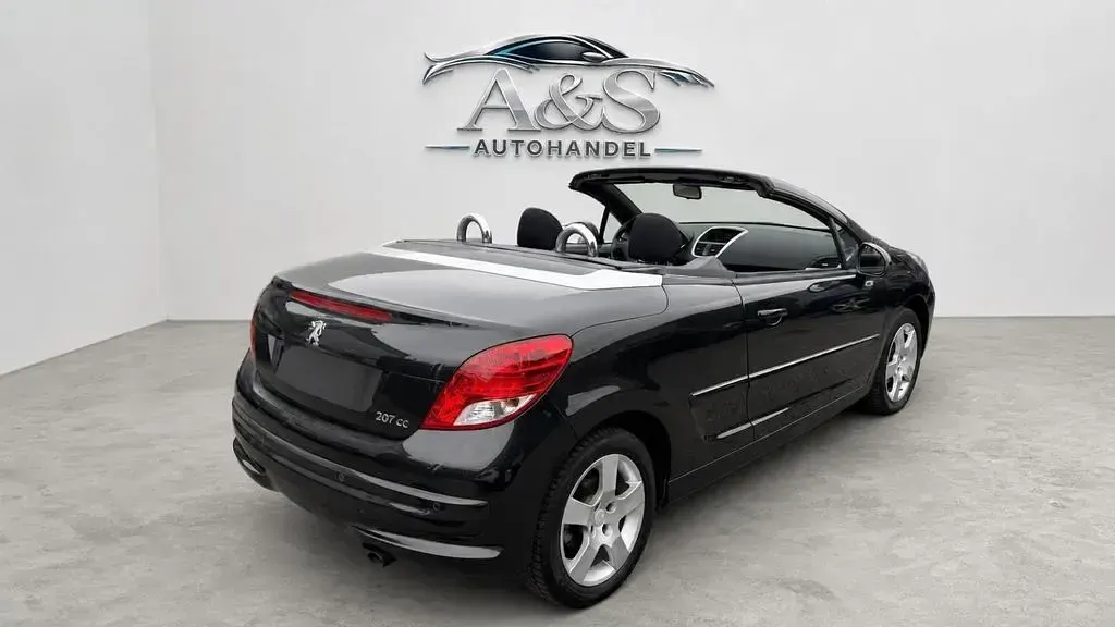 Gebraucht Peugeot 207 CC Active 120 PS (88 kW) 2013 Schwarz Cabrio