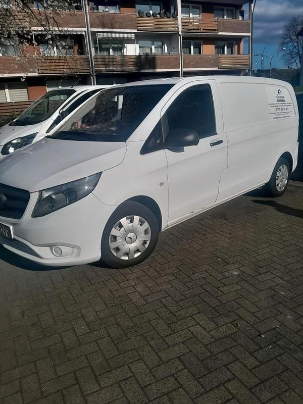 Weiß Gebraucht 2015 Mercedes Vito Van / Kleinbus | 4.500 € (Superpreis) - Bild 1/4