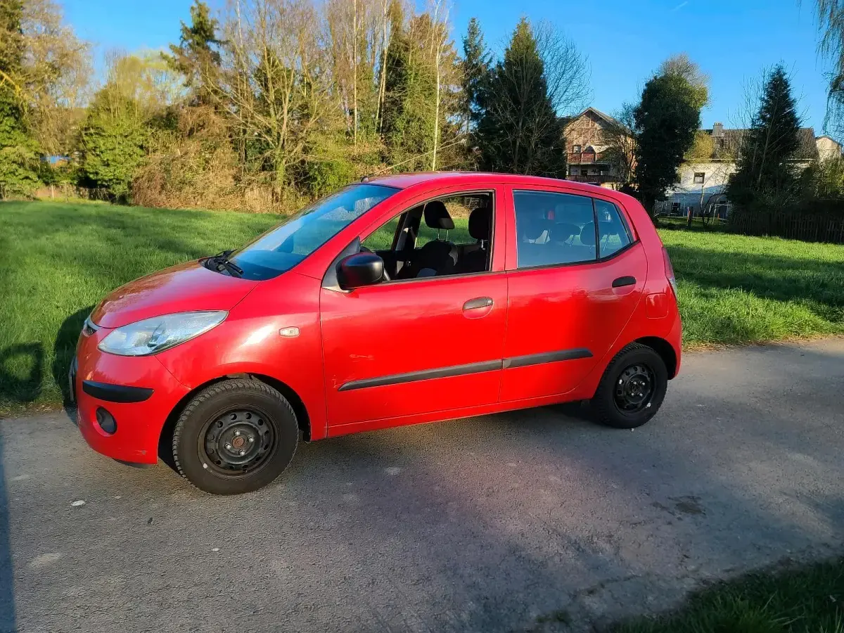 Gebraucht Hyundai i10 67 PS (49 kW) 2008 Rot Kleinwagen
