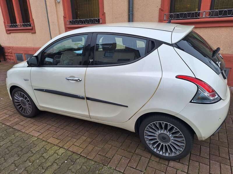 Gebraucht 2011 Lancia Ypsilon Platinum Kleinwagen | 6.050 € (Guter Preis) - Bild 1/4