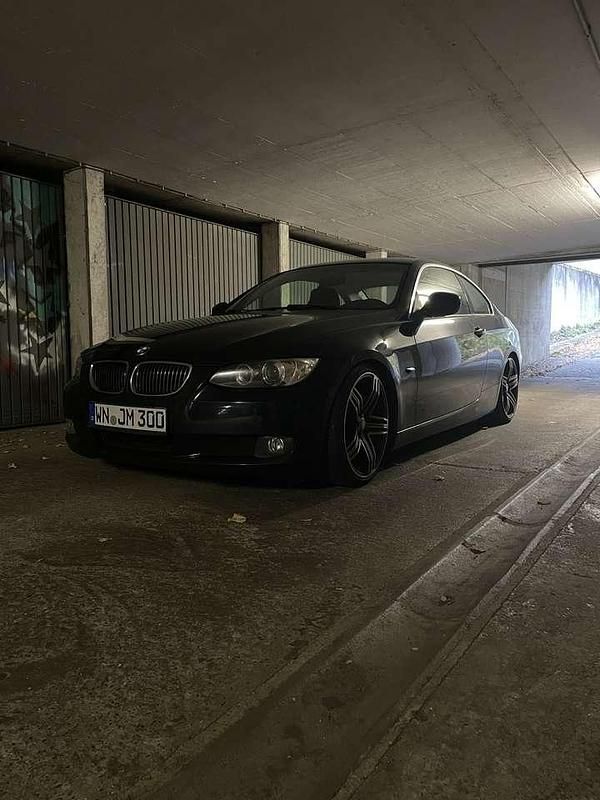Gebraucht BMW 325 Sport Line 218 PS (160 kW) 2009 Blau Coupé