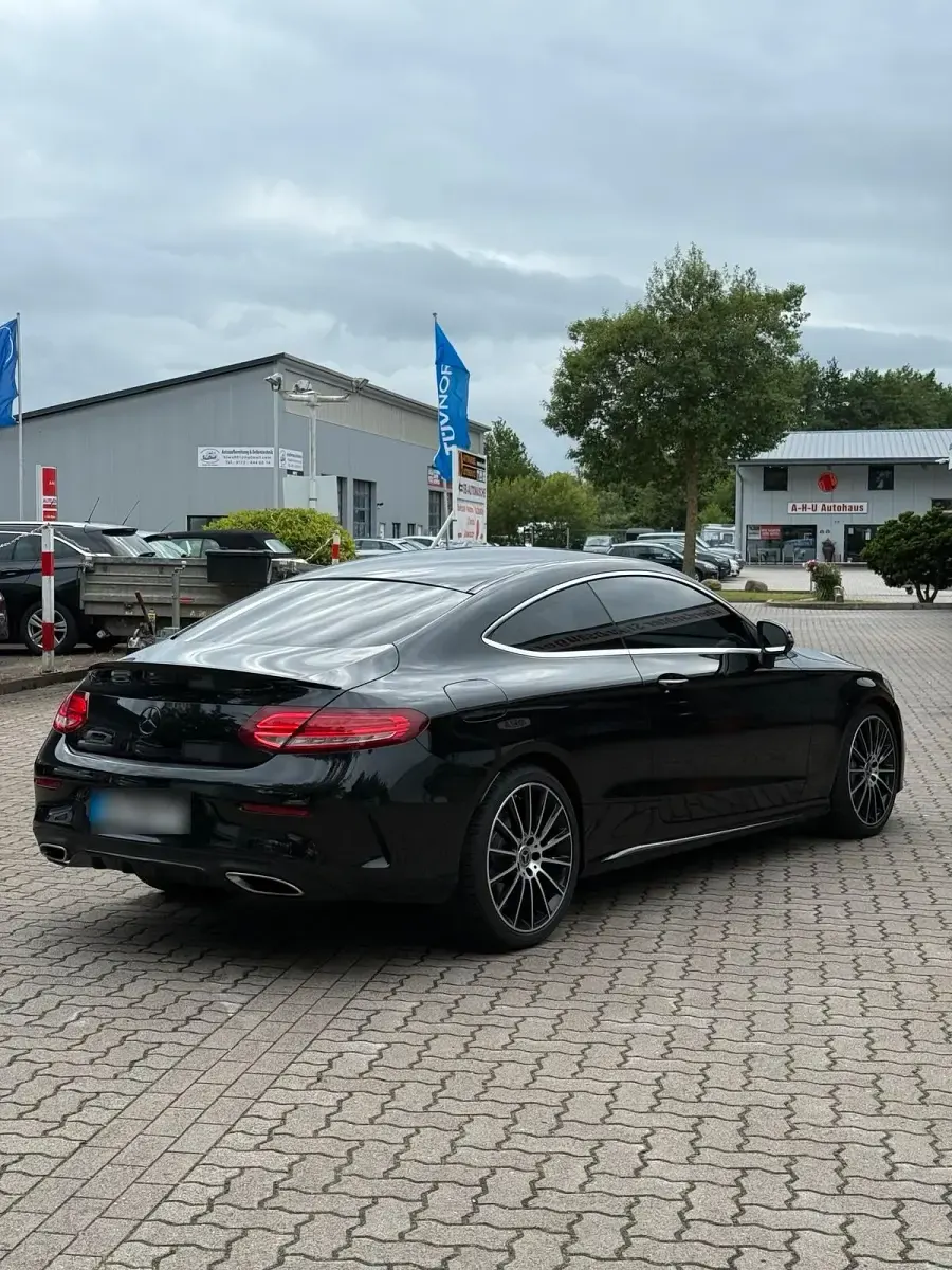 Gebraucht Mercedes C180 156 PS (114 kW) 2016 Schwarz Coupé