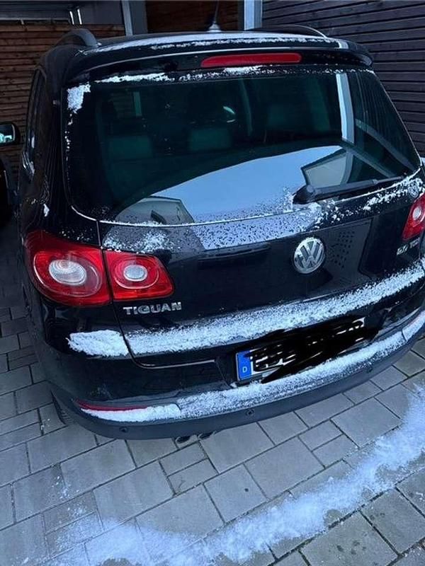 Schwarz Gebraucht 2009 VW Tiguan Sport SUV | 8.950 € (Etwas zu teuer) - Bild 1/2