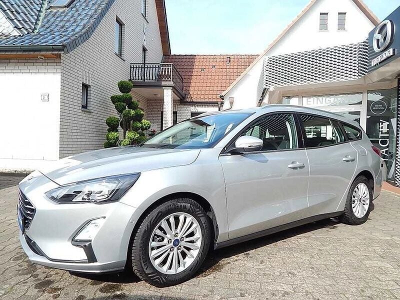 Silber Gebraucht 2021 Ford Focus Titanium | 19.693 € (Etwas zu teuer) - Bild 1/4