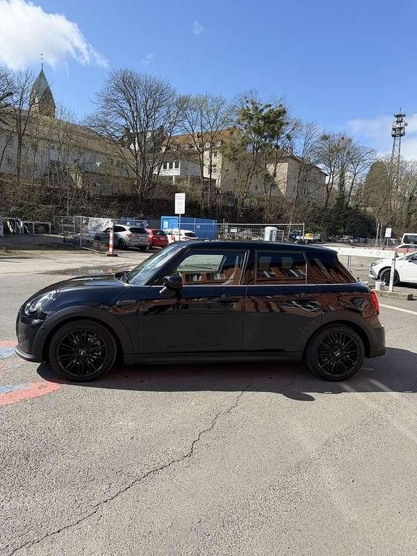 Gebraucht Mini Cooper Classic 136 PS (100 kW) 2022 Schwarz Kleinwagen
