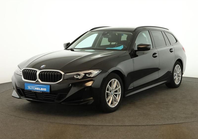 Gebraucht BMW 320 Advantage 190 PS (139 kW) 2022 Black sapphire metallic Kombi