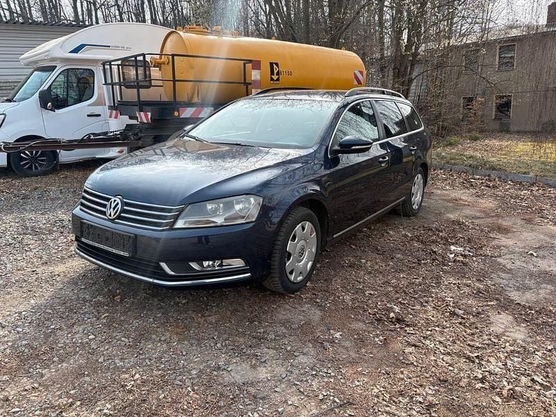 Gebraucht VW Passat Comfortline 122 PS (89 kW) 2014 Blau Kombi