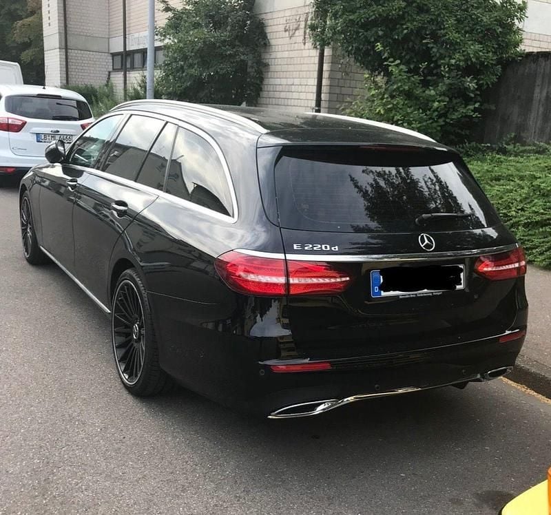 Gebraucht Mercedes E220 Avantgarde 194 PS (142 kW) 2018 Schwarz Kombi