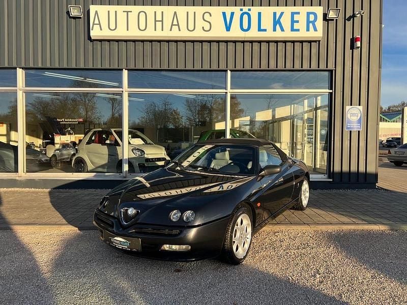 Gebraucht Alfa Romeo Spider 150 PS (110 kW) 2002 Schwarz Cabrio