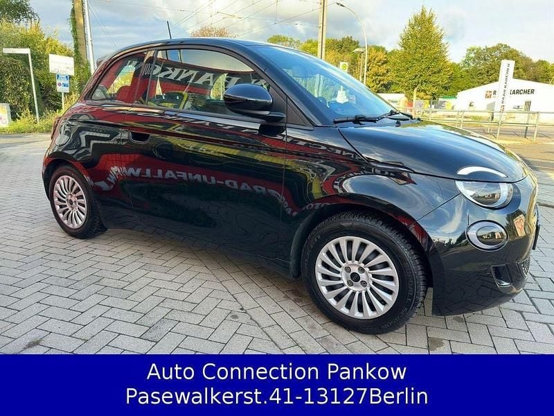 Gebraucht Fiat 500e Action 69 kW (95 PS) 2021 Schwarz Kleinwagen