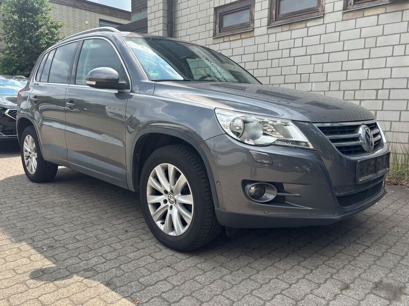 Grau Gebraucht 2011 VW Tiguan Team SUV | 6.990 € (Superpreis) - Bild 1/4