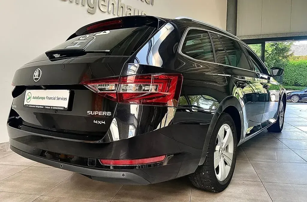 Gebraucht Skoda Superb 190 PS (139 kW) 2018 Schwarz Limousine