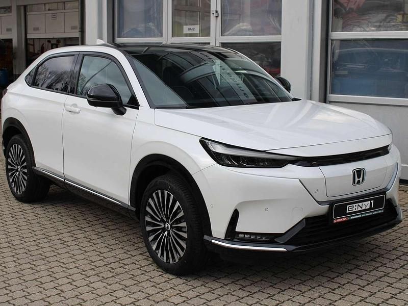 Platinium white pearl Neu 2025 Honda e:Ny1 Advance SUV | 38.590 € (Fairer Preis) - Bild 1/4