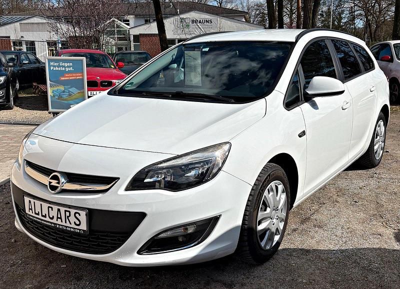 Gebraucht Opel Astra 110 PS (80 kW) 2012 Weiß Kombi