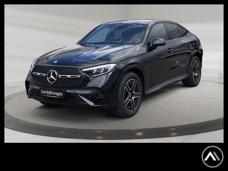 Schwarz metalliclack obsidians Gebraucht 2025 Mercedes GLC200 AMG SUV | 60.889 € (Teuer) - Bild 1/4