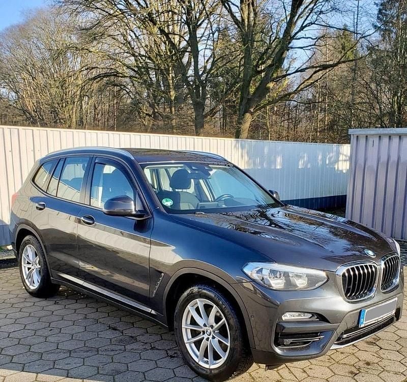 Grau Gebraucht 2019 BMW X3 SUV | 24.000 € (Etwas zu teuer) - Bild 1/4
