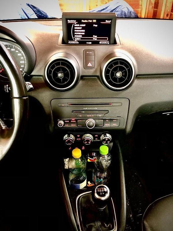 Gebraucht Audi A1 Attraction 86 PS (63 kW) 2012 Schwarz Kleinwagen